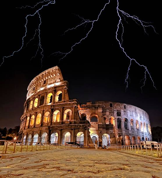 roma sotto un temporale di notte
